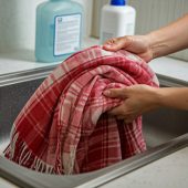 راهنمایی برای شستشوی صحیح پتوها و افزایش عمر آن‌ها